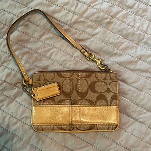4x6 tan wristlet